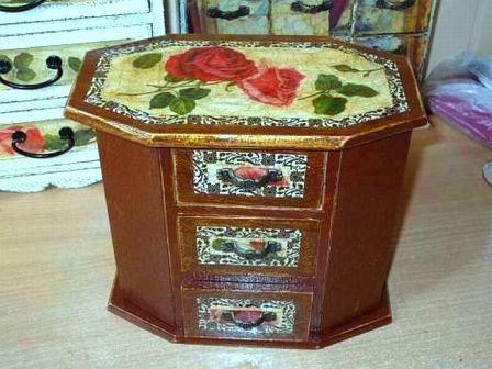 делаем декупаж мебели обоями своими руками делаем декупаж мебели обоями своими руками